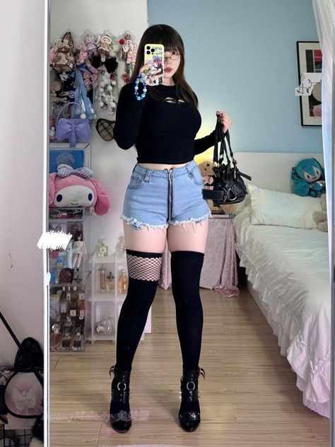 Sui̇ci̇deboys Outfits Women, Just Woke Up Outfit, Transfem Outfits, Hot Outfit For Women, Thick Thighs Outfit, Femboy Outfits Cute, Chubby Alternative Fashion, Thick Thigh Outfits, Female Outfit Ideas