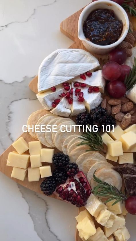 Chili Jam, Honey Goat Cheese, Charcuterie Board Meats, Charcuterie Appetizers, Amazing Food Platters, Catering Ideas Food, Charcuterie Inspiration, Charcuterie Platter, Charcuterie Cheese