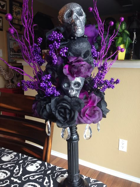 Halloween Gothic Skull Floral Centerpiece....another wicked beauty I created w nothing but DT supplies....I can take $10 and make it look like $100.00....I think I TURNED IT OUT...!!!! Gothic Wedding Centerpiece Nbc Wedding, Halloween Centerpiece Ideas, Haunted Village, Halloween Centerpieces, Table Halloween, Hallowen Ideas, Bouquets Ideas, Halloween Themed Wedding, Dollar Tree Halloween