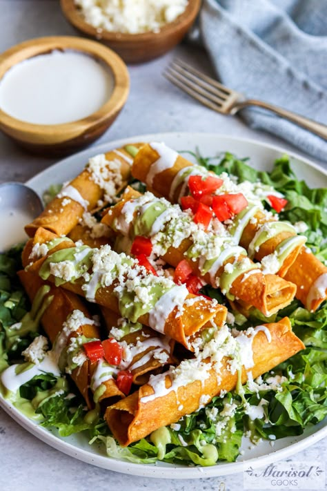 Flautas Recipe, Mexican Catering, Chicken Flautas, Dirt Cheap Meals, Mexico Food, Mexican Food Recipes Authentic, Fresh Veggies, Mexican Dishes, Mexican Recipes