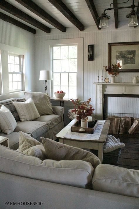 FARMHOUSE 5540: Autumn in the Family Room Rustic Modern Farmhouse Living Room, Cozy Modern Farmhouse Living Room, Farmhouse 5540, Romantic Living Room, Modern Farmhouse Living Room Decor, Winter Living Room, Farmhouse Living Room Furniture, Farmhouse Living Room Decor Ideas, Modern Farmhouse Living