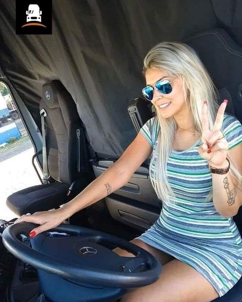 Lisa Kelly Trucker, Women Truck Driver, Female Trucks, Lisa Kelly, Girl Trucker, Women Drivers, Foto Top, Women Trucker, Rompers Womens Jumpsuit