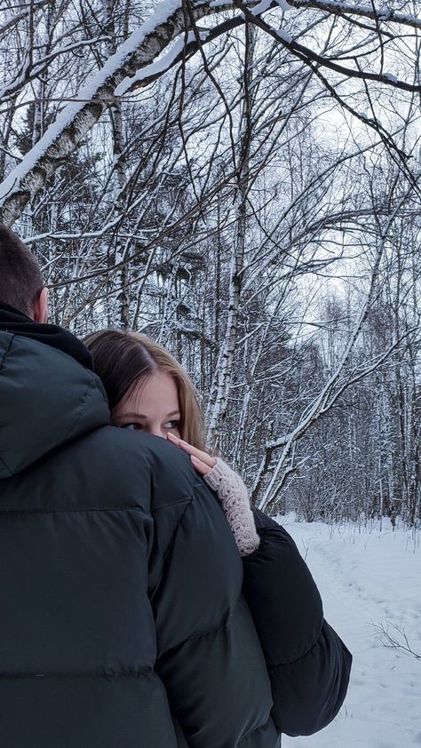 Couples Photos Winter, Couple Winter Aesthetic, Cute Winter Couple Pictures, Couple Winter Pictures, Snow Couple Photoshoot Photo Ideas, Winter Couple Aesthetic, Winter Couple Pictures, Couple Photography Winter, Snow Couple