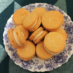 Thai Tea Macarons, Boba Macaron, Desserts Macaroons, Almond Macarons, Thai Tea Recipes, Classy Cookies, Thai Place, Italian Macarons, Tea Macarons