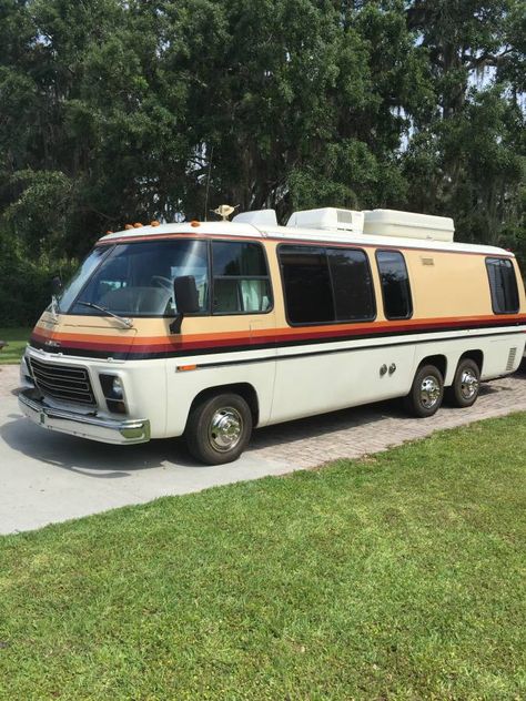 Vintage Motorhome For Sale, Gmc Motorhome For Sale, Rv Campers For Sale, Vintage Motorhome, Cool Rvs, Gmc Motorhome, Vw Bus Camper, Class A Rv, Vintage Rv