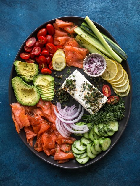 Eggs Cream Cheese, Smoked Salmon Platter, Salmon Platter, Everything Seasoning, Seafood Boil Party, Side Dishes For Salmon, Garlic Butter Salmon, Smoked Salmon Recipes, Homemade Bagels