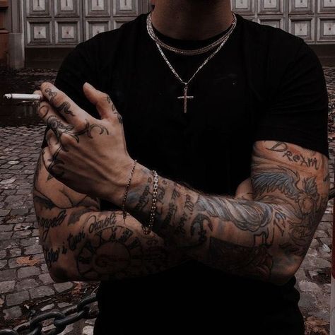 Emilia and Lexi were twins but they couldn't be more oppersite if the… #generalfiction #General Fiction #amreading #books #wattpad Tattoo Boy Aesthetic, Tattoed Guys, Tattoo Mafia, Tatto Boys, Bad Boy Aesthetic, Dark Romance Books, Boy Tattoos, Mia 3, Aesthetic Tattoo