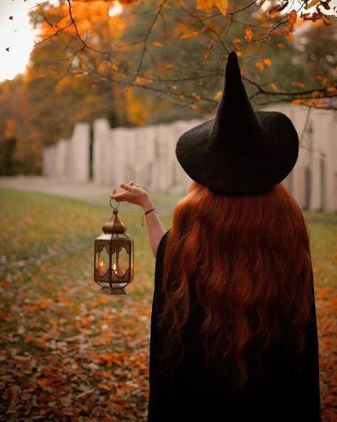 Autumn Nostalgia, November Aesthetic, Helloween Wallpaper, Fairy Witch, Witch Photos, Haunting Beauty, Autumn Witch, Halloween Witch Decorations, Halloween Photography