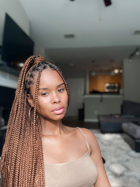 Colour 30 Braids On Dark Skin, Ombre Braids Black Women, Honey Brown Braids, Light Brown Braids, Brown Braids For Black Women, Brown Box Braids, Hair Vanity, Black Hair Bows, Short Box Braids Hairstyles