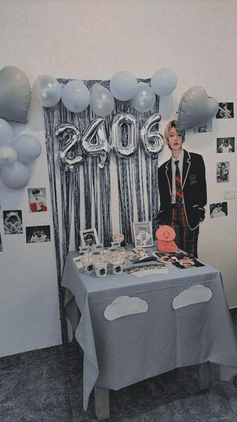 Kpop Birthday Decorations, Kpop Party Aesthetic, Enhypen Birthday Ideas, Jimin Stand, K Pop Birthday Party Ideas, Kpop Birthday Ideas, Birthday Ideas 11, Kpop Birthday Party Ideas, Kpop Birthday Party