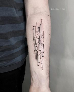 Ilya Anisimov (@anisimov_tattoo) в Instagram: «Microchip ⚙️ St.Petersburg . . . #blacktattoo l#blacktattooart#blacktattoomag #flashworkers…» Circuit Board Tattoo, Computer Tattoo, Circuit Tattoo, Electronic Tattoo, Tech Tattoo, Geometric Line Tattoo, Science Tattoos, Cyberpunk Tattoo, Muster Tattoos