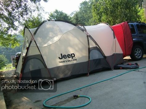 JEEP Tent Jeep Wrangler Tent Camping, Jeep Tent Camping, Jeep Tent, Landing Ideas, Tailgate Tent, Jeep Baby, Camping In The Rain, Camp Lake, Jeep Camping