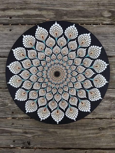 Ganesha Dot Mandala Art, Mdf Art Ideas, Lippan Mirror, Mandala Art Dot, Ceramic Painting Ideas, Polka Dot Art, Dot Mandala Art, Mandala Drawings, Dotting Art