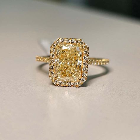 For Sale on 1stDibs - Our classic Yellow on Yellow style radiant diamond engagement ring. A perfectly elongated 2 carat WX colored radiant with a huge spread and amazing life. Diamond Ring Non Engagement, Engagement Rings With Yellow Stones, Gold Engagement Ring Yellow Diamond, Lab Created Yellow Diamond Ring, Yellow Gemstones Aesthetic, Yellow Stone Engagement Rings, All Gold Jewellery, Lab Grown Yellow Diamond, Yellow Rings Stones