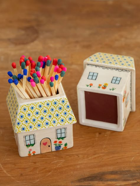 Matchstick Holder, Ceramic Holder, Candle Matches, Pottery Crafts, Clay Art Projects, Diy Clay Crafts, Clay Ceramics, Colorful Boho, Diy Clay