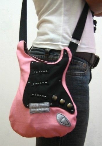 make a rockin' guitar bag Sac Diy, Guitar Bag, Bohemian Blouses, Sew Ins, Music Ideas, Sewing Bags, Bags Tutorial, 가을 패션, Zip Pouch