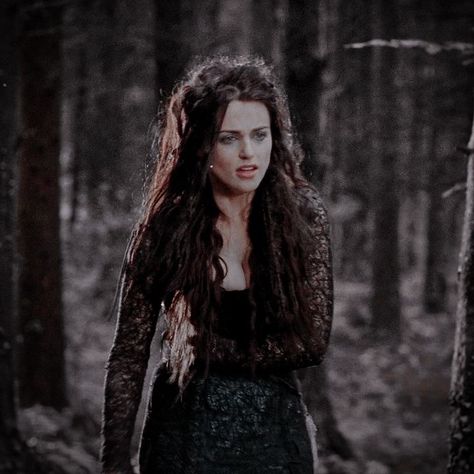 Katie Mcgrath Bellatrix Lestrange, Morgana Pendragon Aesthetic, Mauraders Fancast, Morgana Aesthetic, Morrigan Aesthetic, Morgana Pendragon Icon, Lady Morgana, Morgana Le Fay, Artemisia Absinthium