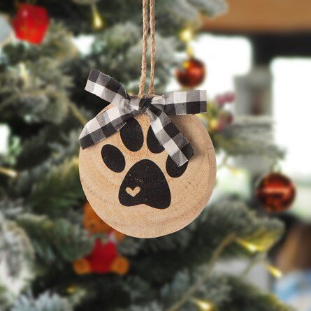 Pretty Christmas Ornaments, Paw Ornament, Christmas Gift Inspiration, Paw Print Ornament, Christmas Crafts To Sell, Tree Wreath, Christmas Crafts For Gifts, Wood Christmas Ornaments, Christmas Ornaments Homemade