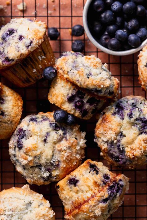 Blueberry Rolls, Bakery Style Blueberry Muffins, Homemade Blueberry Muffins, Bakery Style Muffins, Muffin Recipes Blueberry, Blueberry Recipes, Blueberry Muffins, Blue Berry Muffins, Muffin Recipes