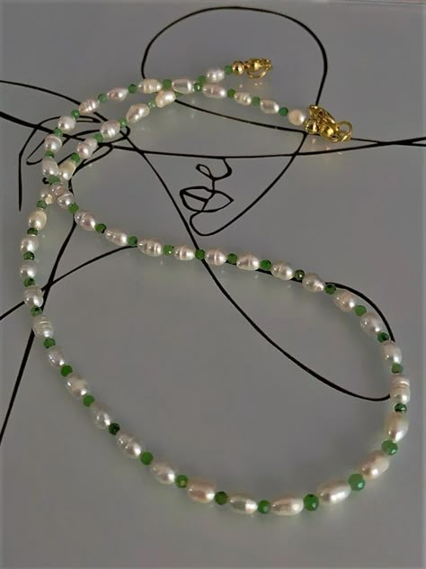 Rice Pearl Necklace, Greeting Words, Pearl Necklace Gold, Crystal Bead Jewelry, Beaded Jewelry Bracelets, Green Beaded Necklace, Beaded Jewelry Necklaces, Beaded Necklace Diy, Bead Charms Diy