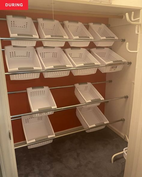 Organizing Laundry Closet, Laundry Room Set Up, Organize Small Closet, Storage Ideas For Small Rooms, Stairs Organization, Wardrobe Storage Ideas, Smart Storage Ideas, Rooms Organization, Laundry Room Organization Storage