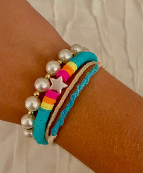 Bracelets With Beads, Make Clay Beads, Colorful Bead Bracelets, Ankle Bracelets Diy, Clay Bead Necklace, Beaded Braclets, Preppy Bracelets, Homemade Bracelets, Preppy Jewelry