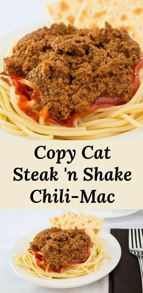 Copycat recipe for Steak 'n Shake chili mac.  Spicy ground beef and ketchup topped spaghetti is delicious and makes a great meal!  Even the kids will eat this one!  Add beans, onions, and cheese for 4-way chili mac. Steak And Shake Chili Recipe, Chili Recipe Slow Cooker, Chili Mac Recipe Easy, Mac Chili, Recipe For Steak, Steak N Shake, Chili Mac Recipe, Chili Beef, Recipe Copycat