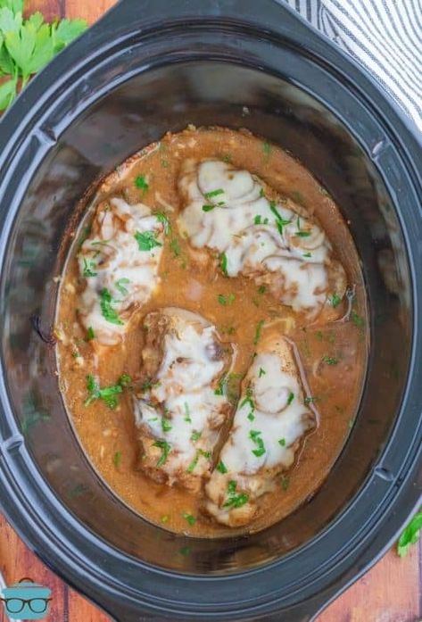 Crock Pot French Onion Chicken - The Country Cook Crock Pot French Onion Chicken, Crockpot French Onion Chicken, Crockpot French Onion Soup, Crock Pot Beef Tips, Crockpot Chicken Parmesan, Bacon Ranch Potatoes, French Onion Chicken, Keto Chicken Recipes, Country Cook