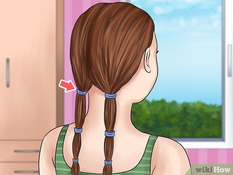 Ways To Straighten Your Hair, Straight Hair Tips, Diy Highlights Hair, Straightening Curly Hair, Diy Highlights, Straightening Natural Hair, Straighten Hair, Hair Without Heat, Curly Hair Care Routine