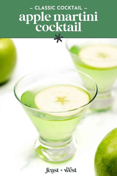 Tootsie Roll Drink, Green Apple Martini, Sour Apple Martini, Appletini Recipe, Apple Martini Recipe, Green Apple Vodka, Strawberry Martini, Apple Schnapps, Apple Party