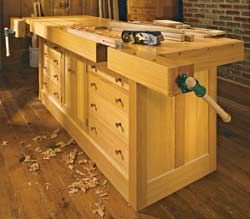 Workbench from ShopNotes Woodwork Bench, Woodsmith Plans, Saw Horses, Workbench Ideas, Workbench Designs, Woodworking Table Saw, Classic Cabinet, Belt Display, Woodworking Desk