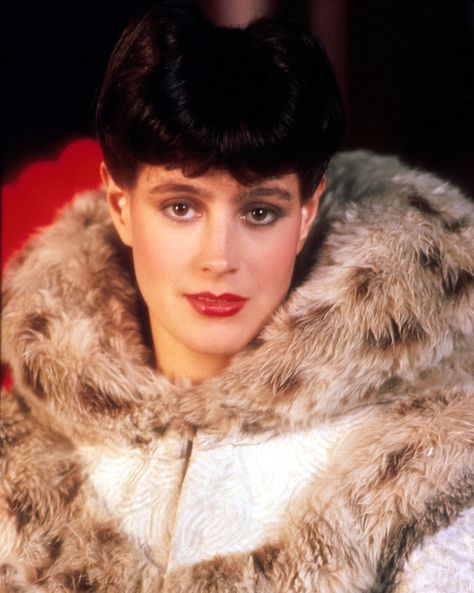 Sean Young Sean Young Blade Runner, Blade Runner Wallpaper, Tyrell Corporation, Blade Runner 1982, Sean Young, Rutger Hauer, Daryl Hannah, Film Blade Runner, New Retro Wave