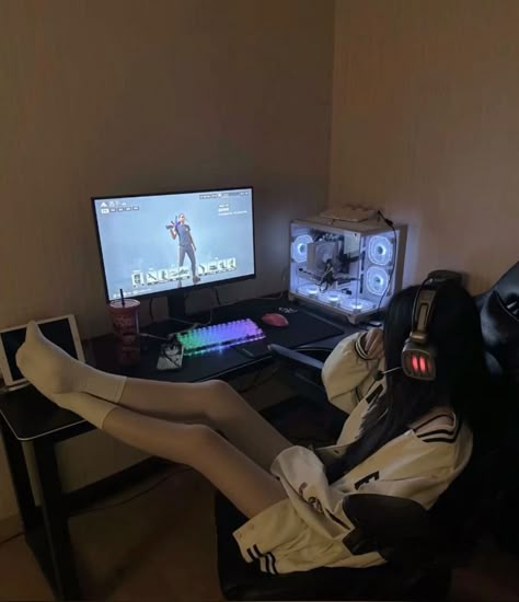 Gamer Girl Aesthetic, Fireworks Pictures, Gaming Room Setup, Teen Life Hacks, Aesthetic People, Pc Setup, Japanese Aesthetic, Poses For Photos, Room Setup