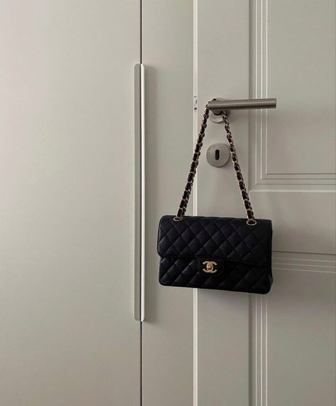 Chanel Bag Outfit, Designer Bags Black, Black Designer Bags, Chanel Bag Classic, Chanel Aesthetic, Chanel Double Flap, Chanel Classic Flap Bag, Chanel Flap Bag, Classic Flap Bag