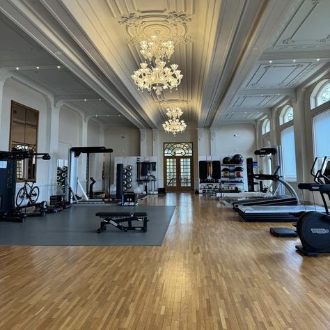 Dream Home Gym, Dance Rooms, Luxury Houses Mansions, Gym Room At Home, House Redesign, Sunken Living Room, Dream Life House, House Design Pictures, Grand Homes