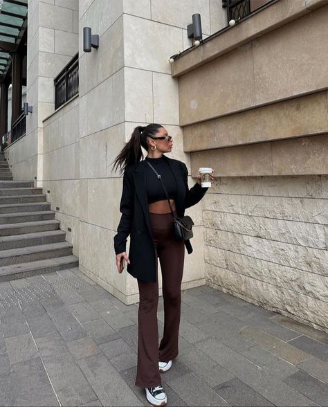 Brown Gym Leggings Outfit, Brown Legging Outfits Winter, Brown Flare Leggings Outfit Winter, Flared Brown Leggings Outfit, Outfits With Brown Flare Leggings, Brown Flair Legging Outfit, How To Style Brown Flared Leggings, Brown Leggings Outfit Summer, Chocolate Brown Leggings Outfit