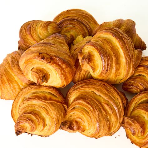 Beginner Croissants Crossiant Recipes Easy, Easy Croissant Recipe, Crossiant Recipes, Classic Puff Pastry, Crossant Recipes, Making Croissants, Sourdough Scones, Baker Bettie, Tarts Savory