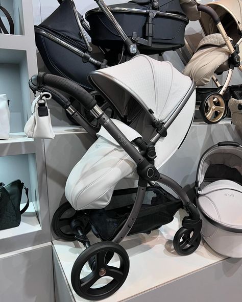 The stunning egg3 25th Anniversary Edition 🩶. Featuring the iconic houndstooth patterned fabric, a new matt chassis and silver touches 🤩. Arriving in Feb 2025, we can’t wait 🙌. #egg3 #eggstroller #parenting #baby #family #pushchair Egg Pram, Pram Sets, Animal Baby Room, Pooh Nursery, Baby Aesthetic, Winnie The Pooh Nursery, No Comparison, Pram Stroller, Baby Prams