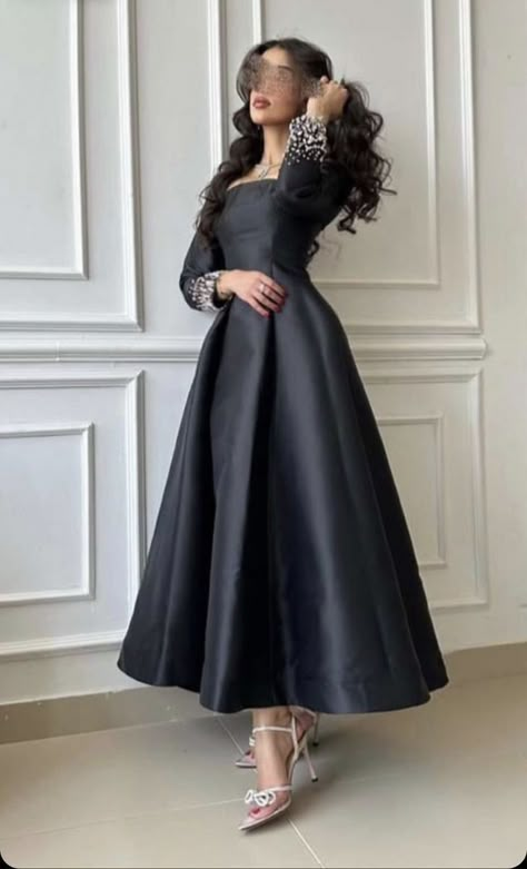 Full Sleeves Outfits, Modest Fancy Dresses, Simple Black Prom Dress, Evening Dress Beaded, Beaded Party Dress, Formal Occasion Dress, Women Dresses Classy, Womens Prom Dresses, Evening Party Gowns