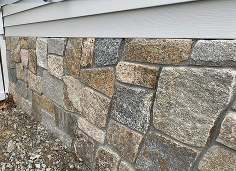 Stone Veneer Exterior Foundation, Stone Veneer Exterior Before And After, Foundation Stone Ideas, Stone Veneer Panels Exterior, Stone Skirting House, Vinal Siding, Arbor Patio, Diy Stone Veneer, Exterior Stone Veneer