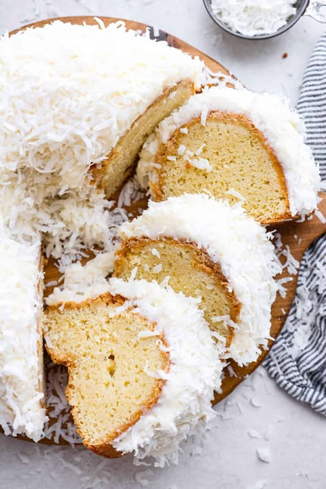 Tom Cruise Coconut Cake Flavored Pound Cake, Best Coconut Cake Recipe Ever, Bored Baking, Southern Coconut Cake Recipe, Coconut Cream Pies, Cupcakes Coconut, Pound Cakes Recipes, Best Coconut Cake Recipe, New Year Desserts