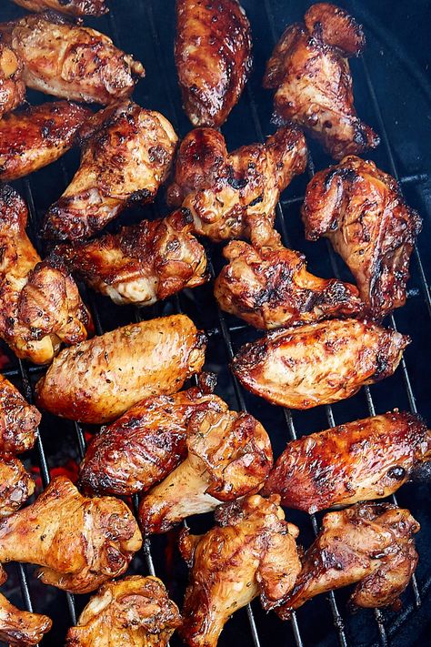 Wings Marinade Grilled, Crispy Grilled Wings, Charcoal Grilled Chicken Wings, Best Grilled Wings Recipe, Chicken Wings Bbq Grill, Grilled Chicken Wing Recipes, Chicken Wings On Charcoal Grill, Bbq Wings Grilled, Best Grilled Chicken Wings