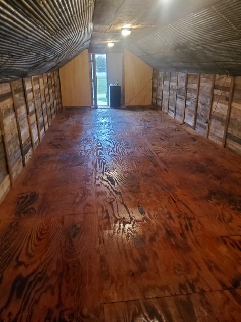 Burnt Plywood Walls, Pallet Wood Ceiling, Burnt Plywood Floor, Barnwood Ceiling, Stained Plywood Floors, Diy Tiny Home, Stained Plywood, Plywood Ceiling, Plywood Floors