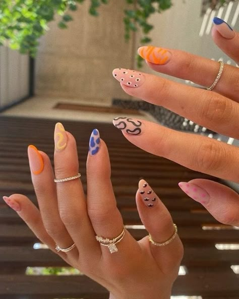 Nails Fire, Nails Minimalist, Abstract Nail Art, Nails Pretty, Almond Nails Designs, Nails 2020, Popular Nails, Instagram Nails, Trim Nails