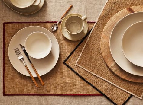 Zara Home Table, Showroom Photography, Tableware Photography, Jute Placemats, Christmas Dining Table, Christmas Dining, Kitchen Linens, Dining Table Decor, Linen Placemats