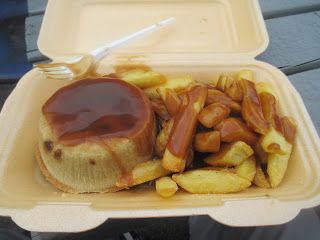 Pie Chips, Chips And Gravy, Pie And Chips, Welsh Food, Welsh Recipes, Liver And Onions, Fish And Chip Shop, Light Snacks, Drinks And Food