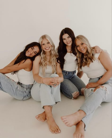 Friends Of 4 Photoshoot, White Shirt And Jeans Photoshoot Friends, Sitting Poses Friends, Neutral Group Photoshoot, Sitting Group Poses, Senior Friends Photoshoot, Friend Photoshoot Group Photo Ideas Studio, Senior Girl Group Photoshoots, Friend Photoshoot 4 People