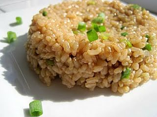 Rice With Beef Broth, Crockpot Brown Rice, Brown Rice Side Dish, Cook Brown Rice, Health Food Ideas, Broiled Chicken Breast, Low Cal Food, Spinach Rice, Rice Bake