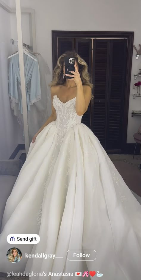 Boho Wedding Dress Ball Gown, Ines Di Santo Wedding Dress Ballgown, Wedding Dress With Big Skirt, Wedding Dresses Lace And Satin, Wedding Dresses Bodice, Classy Wedding Dress Ballgown, Oui Jolie Bride, Ballgown Wedding Dress Corset Top, Corset Puffy Wedding Dress