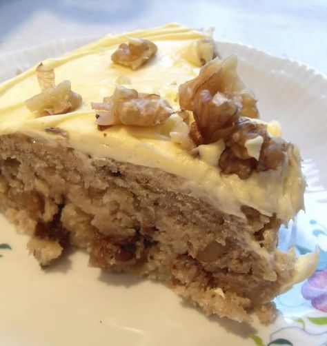 The English Kitchen: Applesauce Spice Cake . . . Celtic Recipes, Rhubarb Crunch, Applesauce Spice Cake, Spice Cakes, English Desserts, Burgundy And Navy Blue, Forest Fall, British Foods, Streusel Coffee Cake